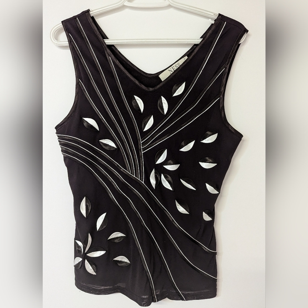1990s fitted tank with leaf pedal and ribbon applique size L